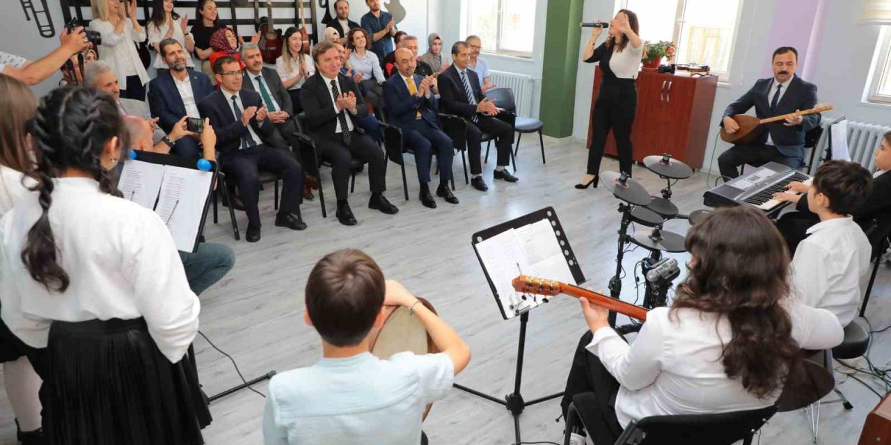 İmkb Müşir Zeki Paşa Ortaokulunda Müzik Sınıfı Açıldı
