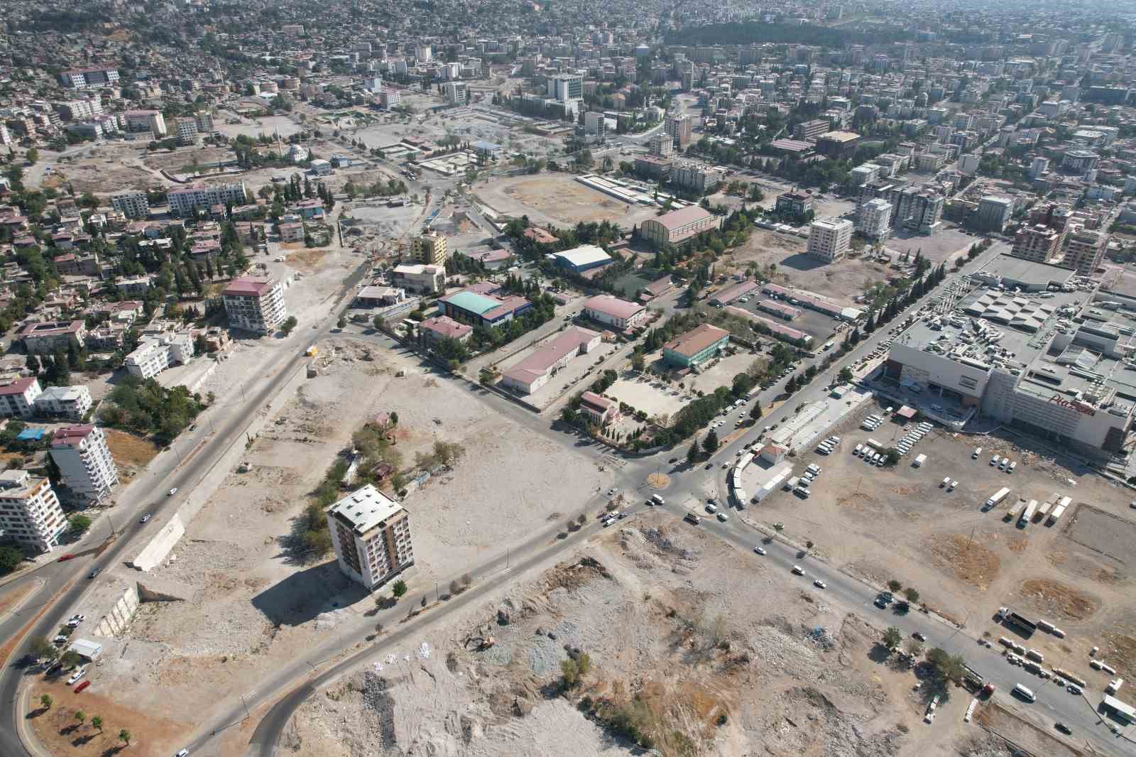 Depremin simgesi Ebrar Sitesi’nde enkaz kalmadı