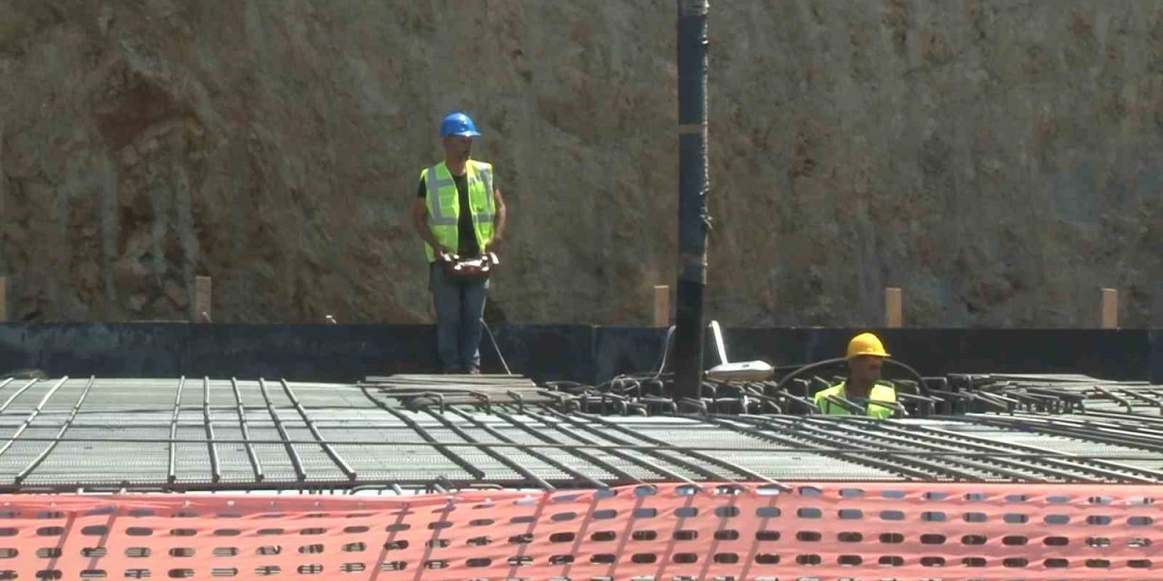 Arnavutköy’de 26 Bin Metrekarelik Tema Park’ın Temeli Atıldı