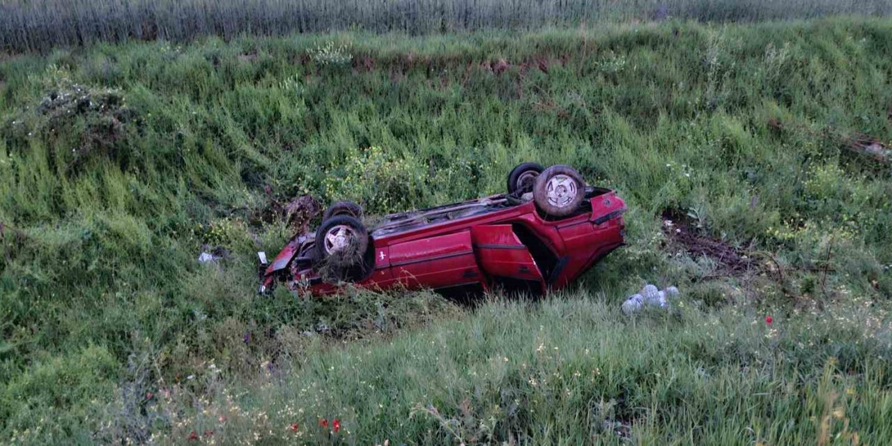 Kontrolden Çıkan Otomobil Dere Yatağına Devrildi