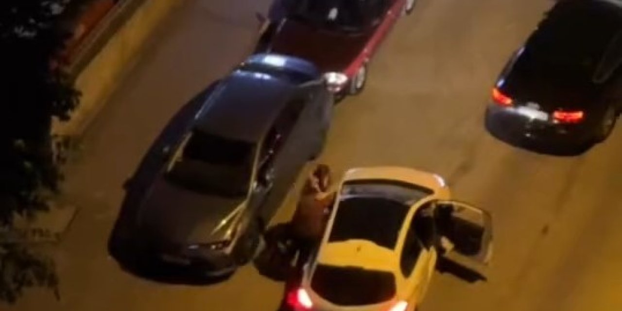 Kadıköy’de Sürücülerin Tekmeli Yumruklu Kavgası Kamerada