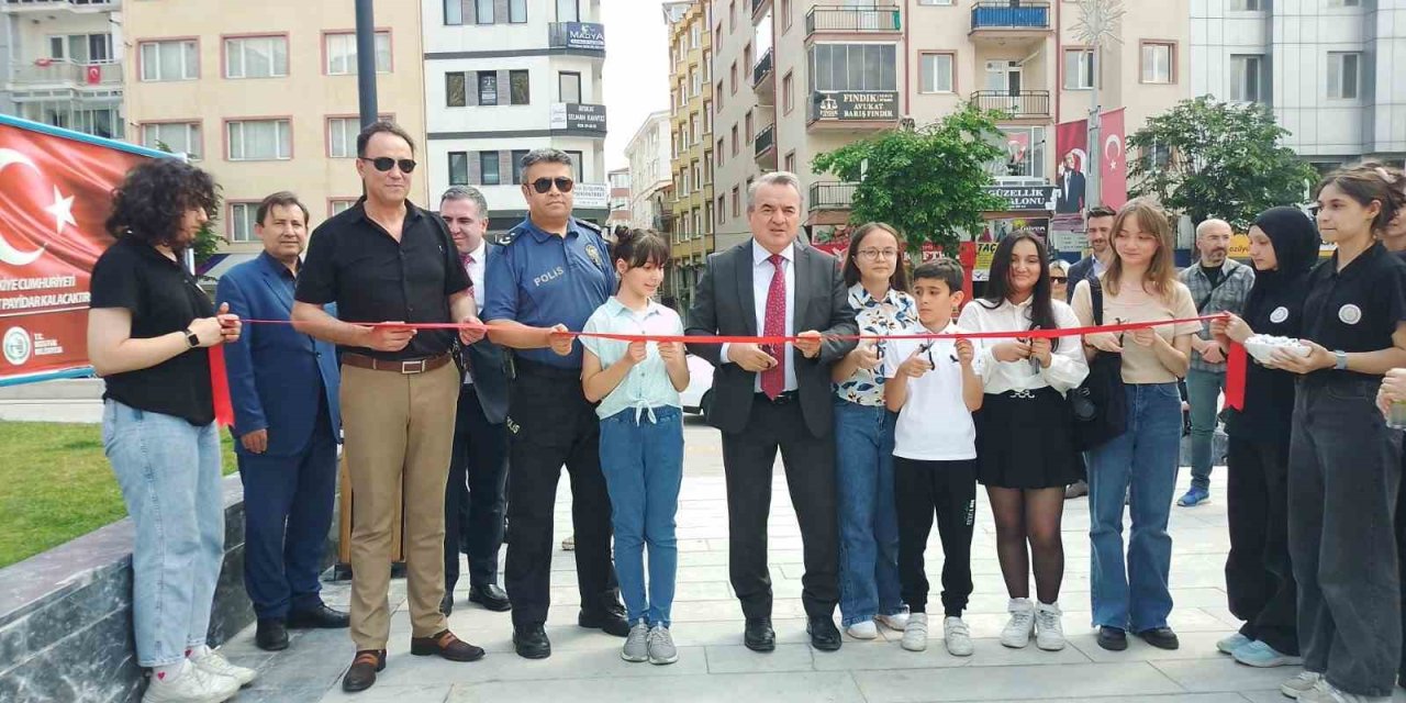 Bozüyük’te "Çocukların Gözünden Hayat" Temalı Karma Resim Sergisi Açıldı