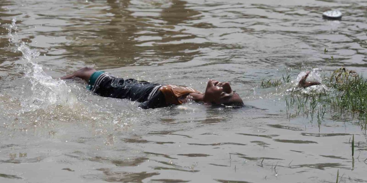 Hindistan’da Aşırı Sıcaklarda Can Kaybı 43’e Yükseldi