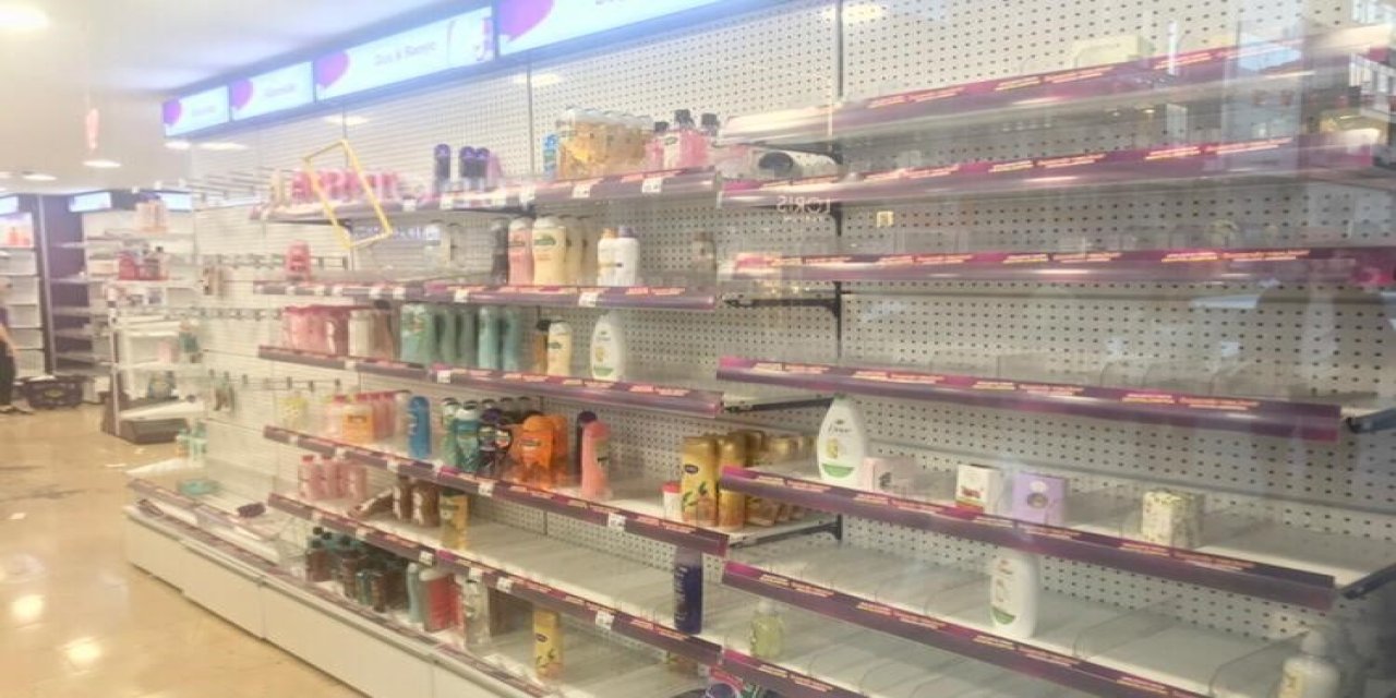 Mağazayı Talan Ettiler