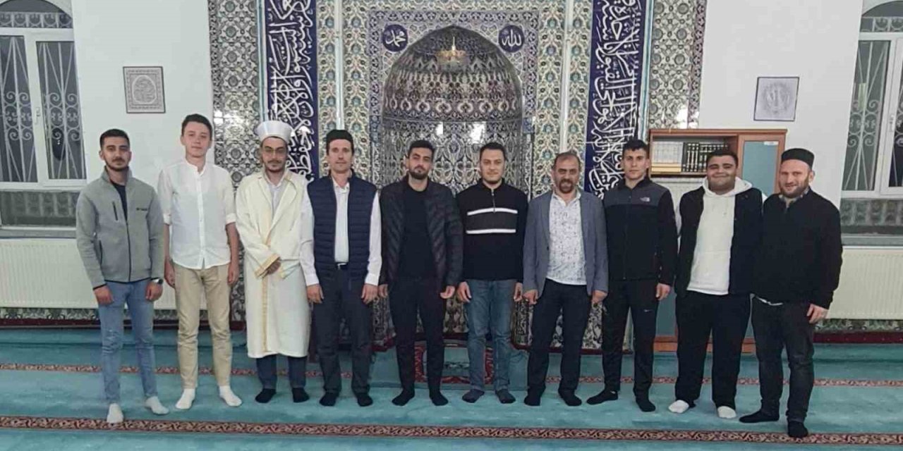 Dumlupınar’da Üniversite Öğrencileri İle Din Görevlileri Bir Araya Geldi