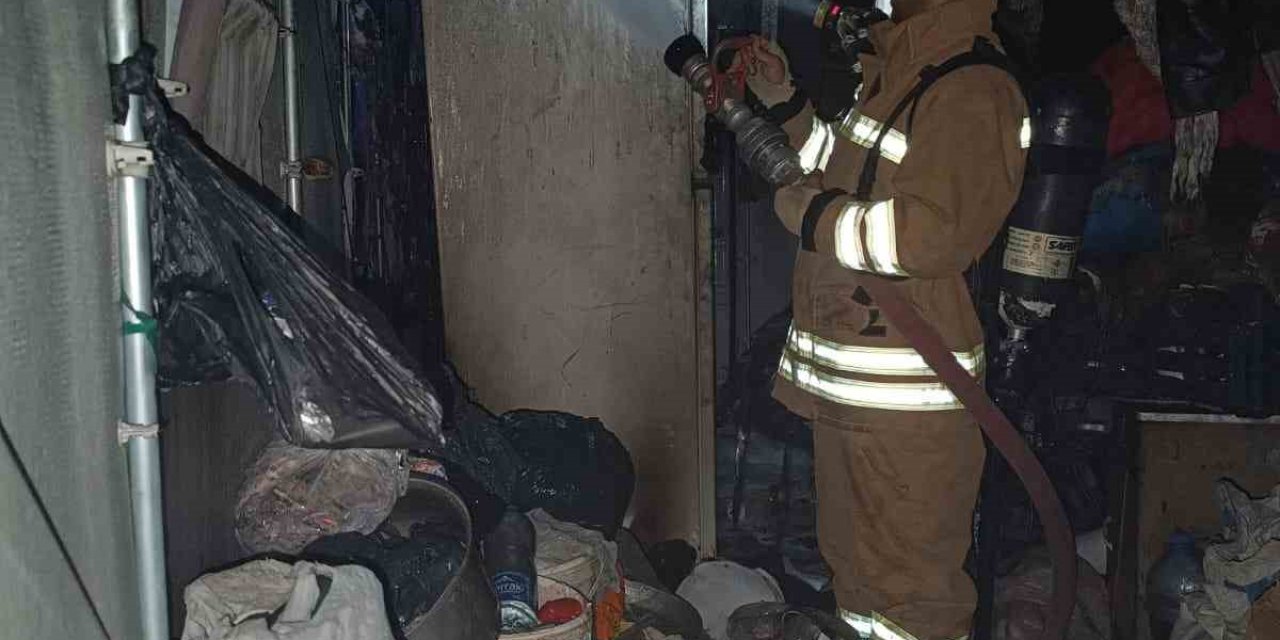 Defne’de Çıkan Yangında Çadır Alevlere Teslim Oldu