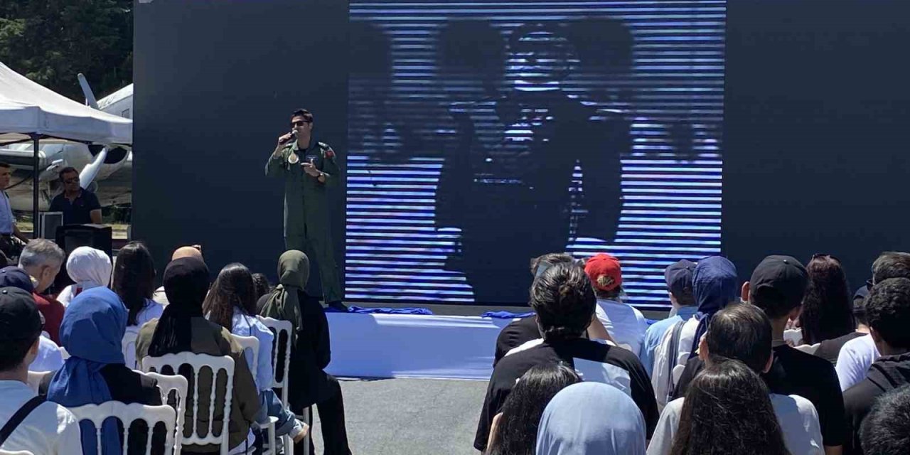 Türk Hava Kuvvetleri Kuruluşunun 113. Yılında Bakırköy’de Gösteri Uçuşu