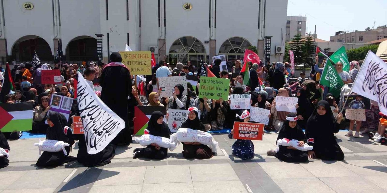 Kadınlar, İsrail’in Gazze’ye Yönelik Saldırılarını Protesto Etti