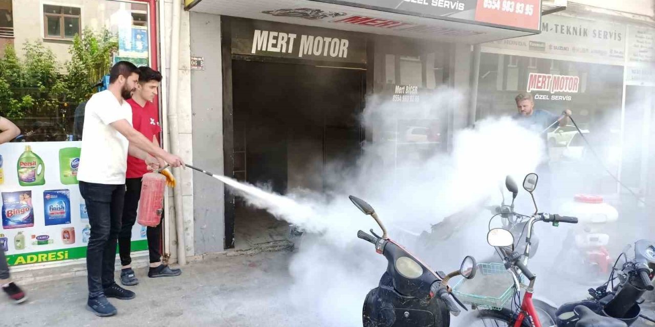 Motosiklet Tamirhanesinde Yangın Paniği