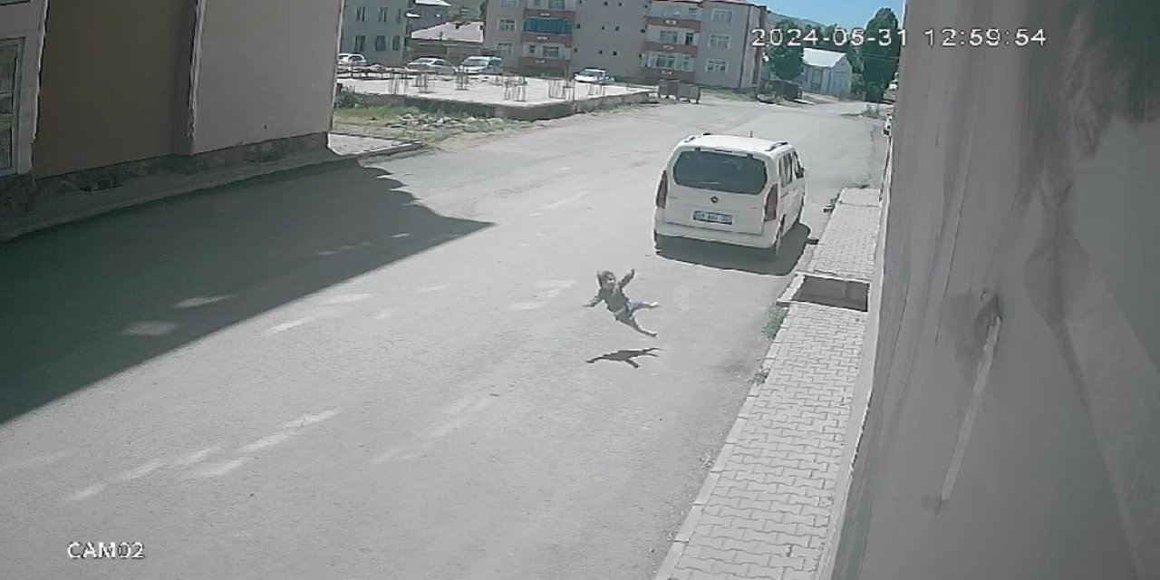 Muş’ta 7. Kattan Düşen 2 Yaşındaki Çocuk Hayatını Kaybetti