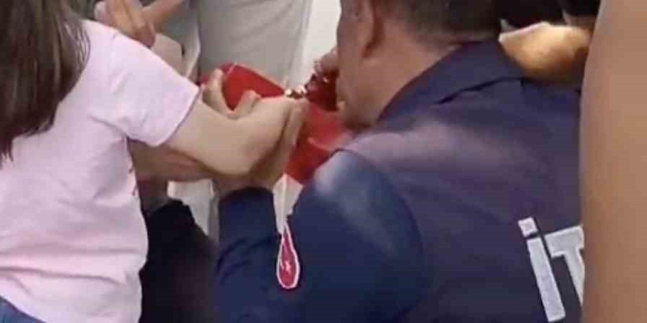 Parmağı Market Arabasına Sıkışan Çocuğun Yardımına İtfaiye Yetişti