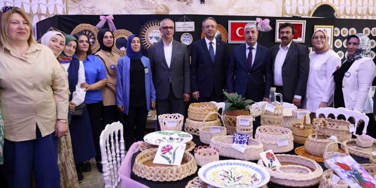 Ko-mek Dilovası İlçe Sergisi Açıldı