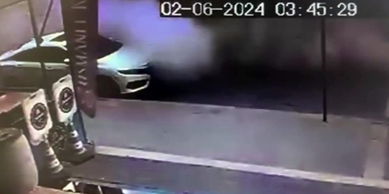 Küçükçekmece’de Araçların Faciadan Saniyelerle Kurtulduğu Anlar Kamerada