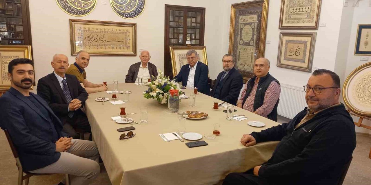 Şehzade Osman Selahaddin Osmanoğlu ’nakkaşın Fırçasından’ Sergisini Ziyaret Etti