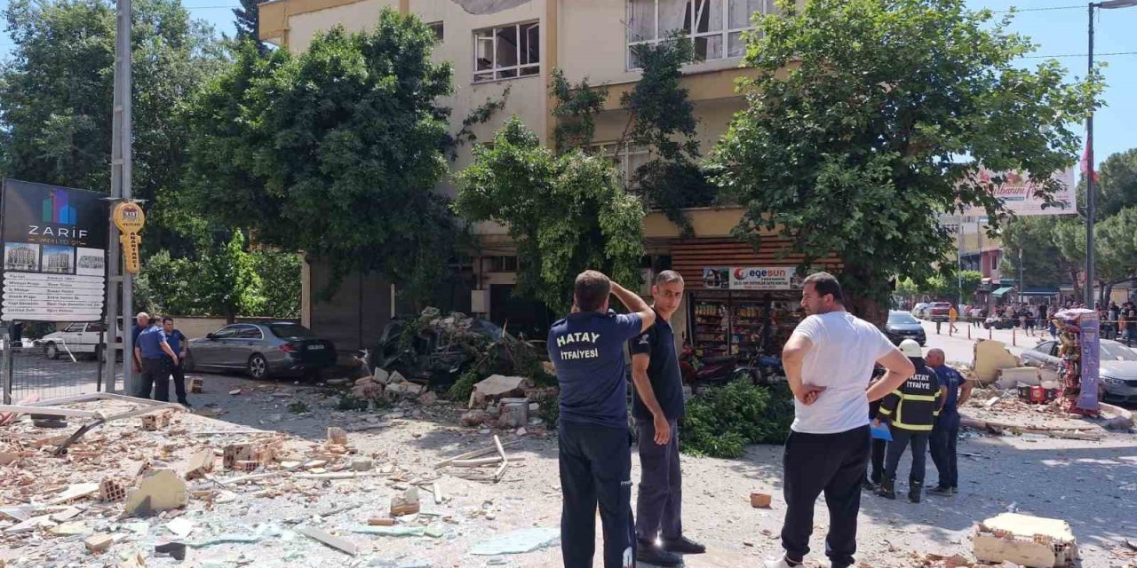 Dönercide Patlayan Tüp Yıkıma Neden Oldu