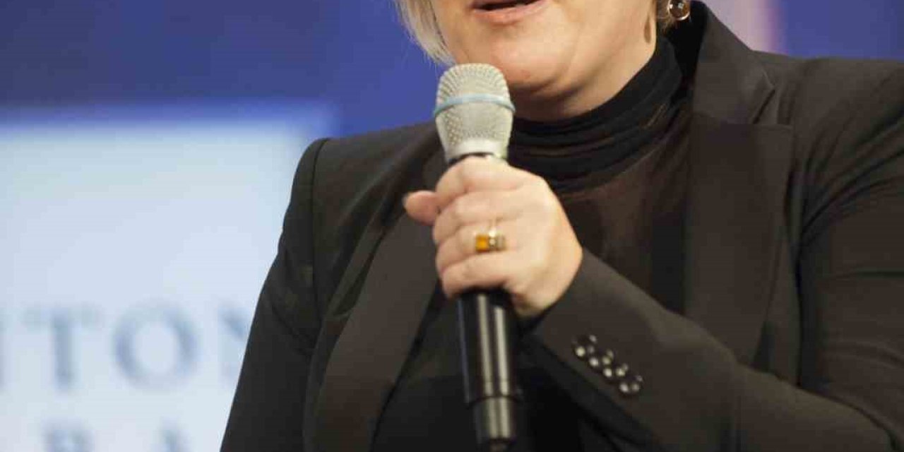 İzlanda’nın Yeni Cumhurbaşkanı Halla Tomasdottir Oldu