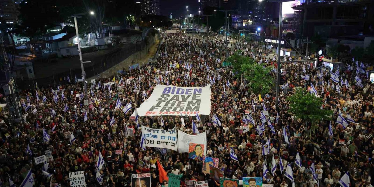 Tel Aviv’de 120 Bin Kişilik Hükümet Karşıtı Protesto