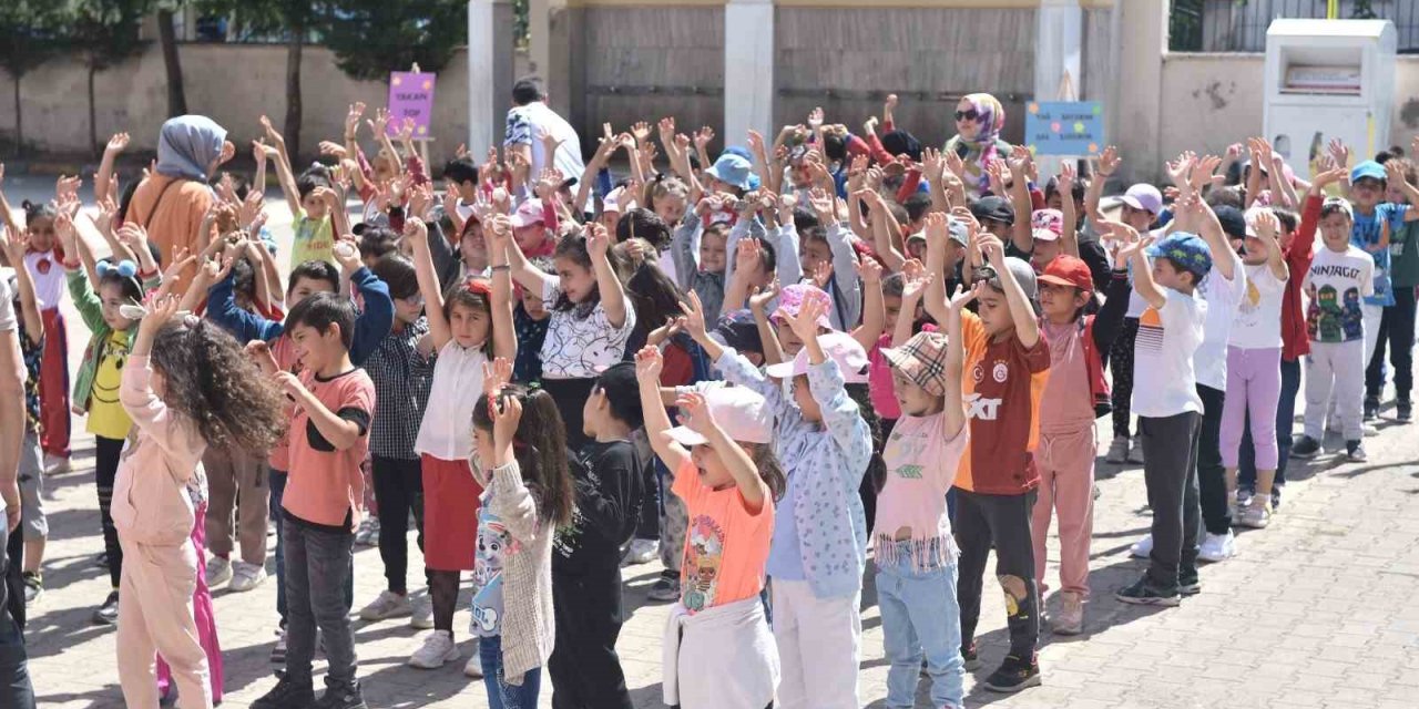 Başkan Özel: "Yenişehirli Çocuklar Çok Şanslı"