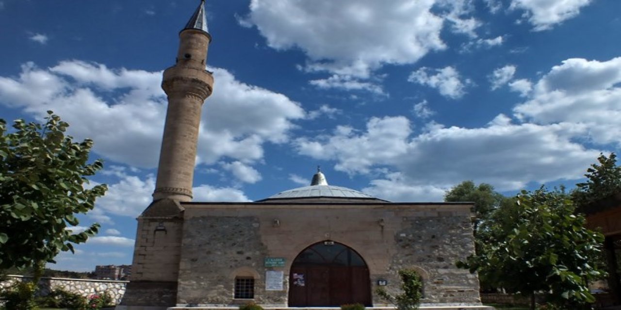 Kütahya’da Alaaddin Keykubat Camii’nin Bakımsızlığı Üzüyor