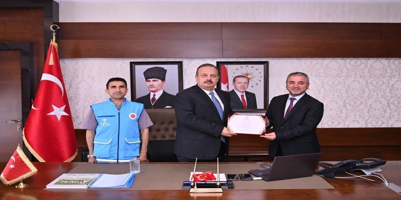 Vali Canbolat, Kurban Vekaletini Tdv Aydın Şubesi’ne Verdi