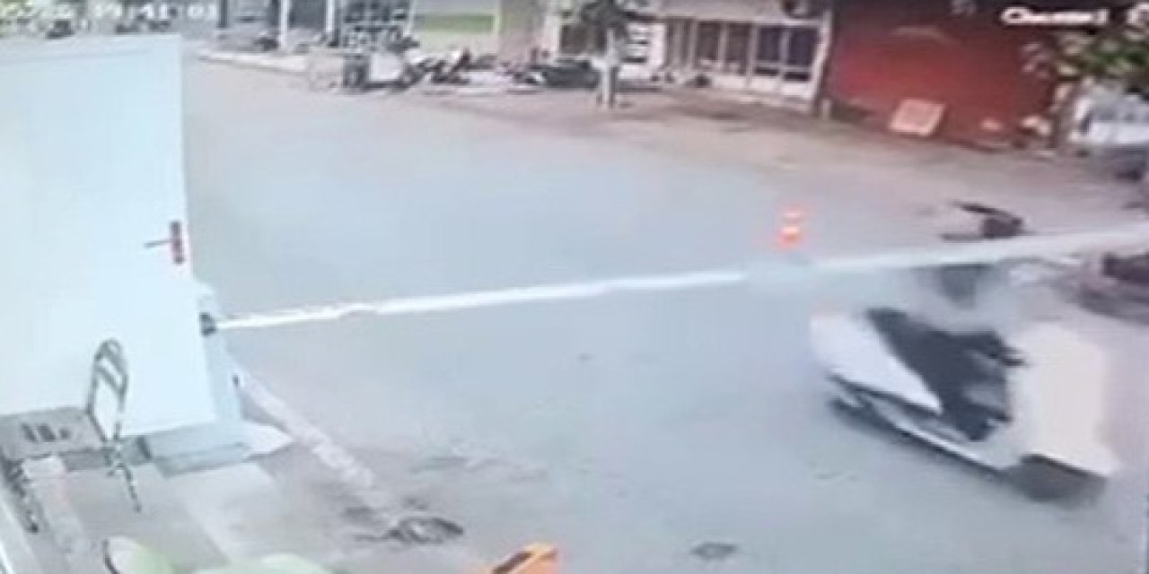 Motosikletle Çarptığı Bariyeri Yerinden Söktü