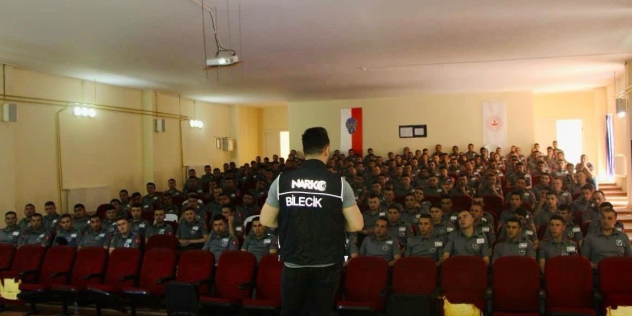 250 Polis Adayı Uyuşturucuyla Mücadelede Bilgilendirildi