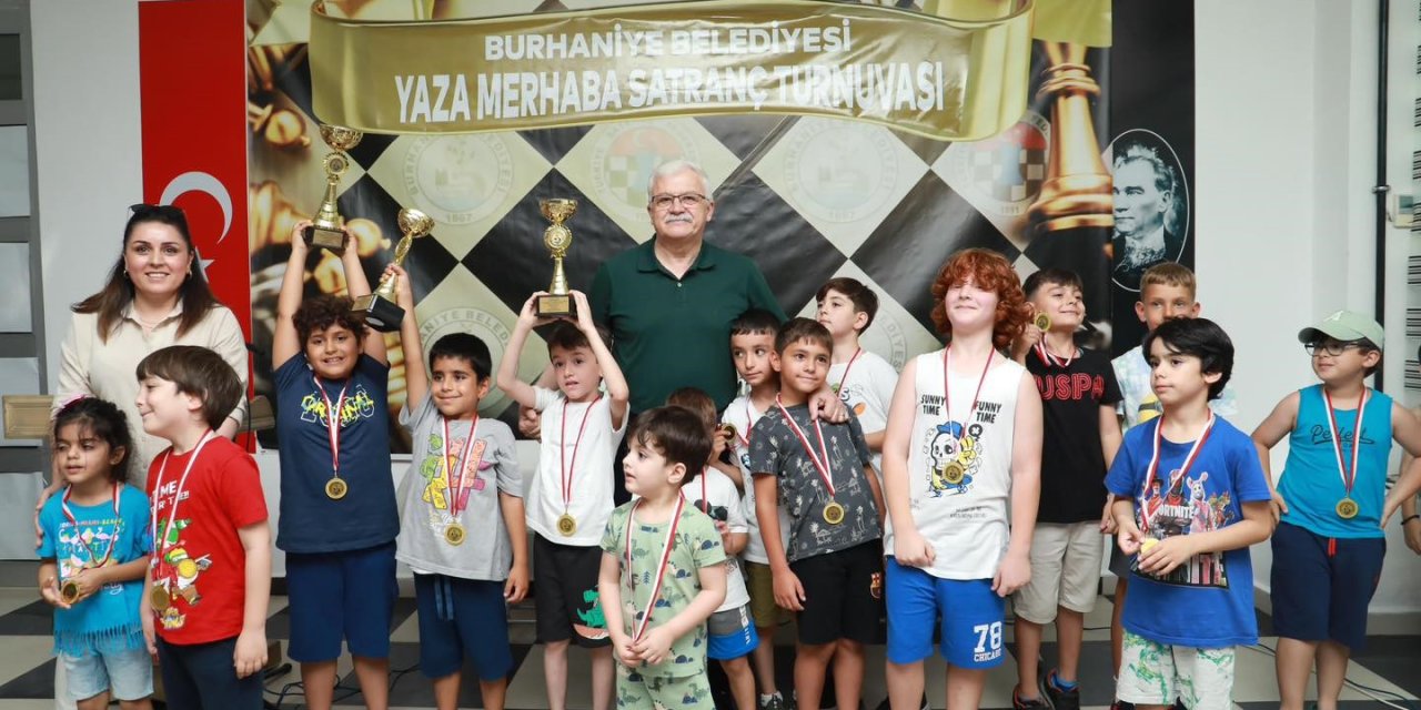 Burhaniye Yaza Merhaba Satranç Turnuvası Tamamlandı