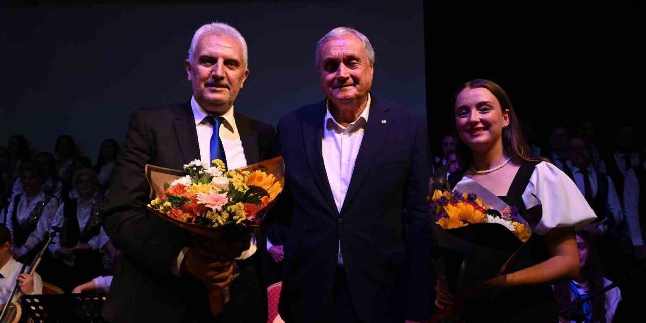 Bozüyük Belediyesi Türk Halk Müziği Korosu’ndan “Yöre Yöre Ezgilerimiz” Türkü Şöleni