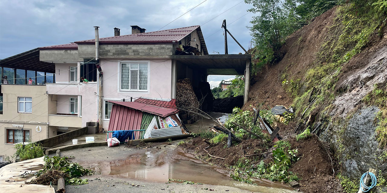 Rize'de şiddetli yağışların ardından 39 konutun nakline karar verildi