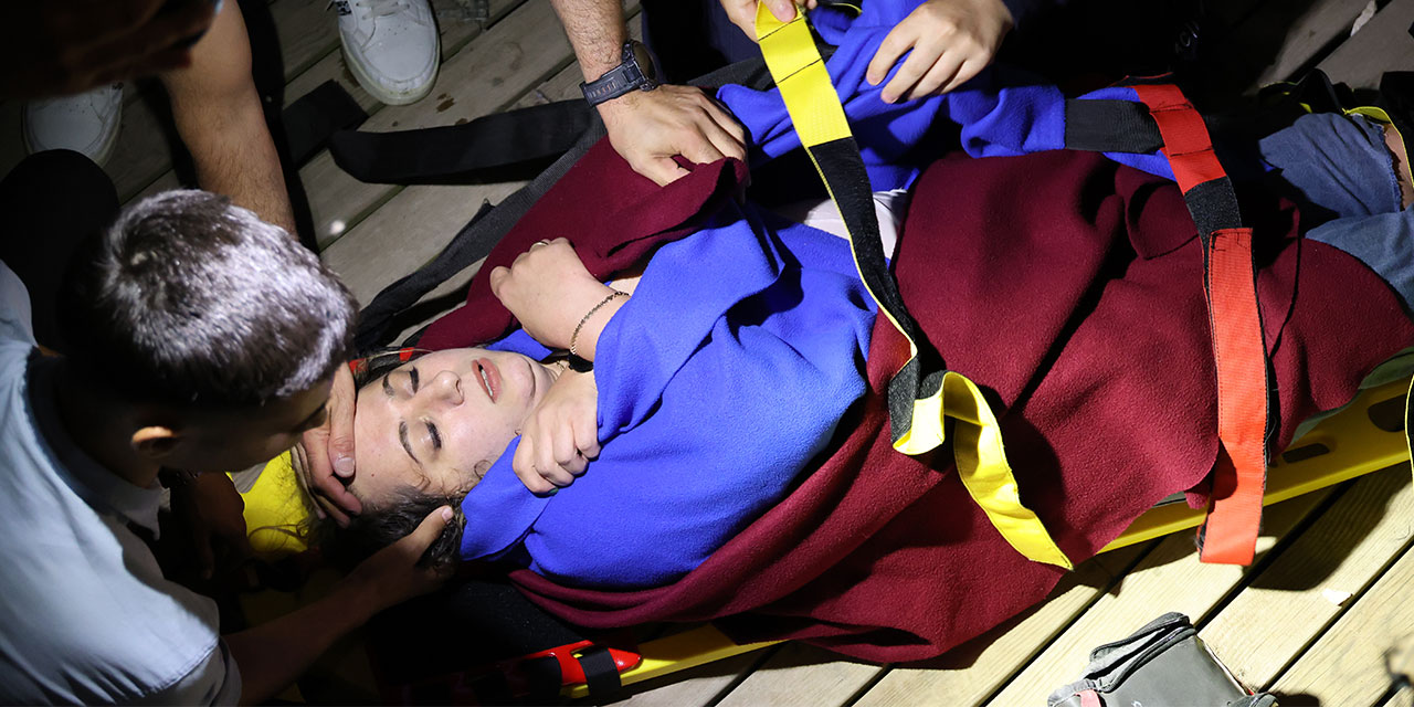 Artvin'de tekne battı: 1'i ağır 5 yaralı