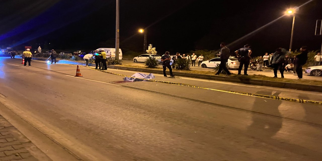 Bartın'da refüje çarpan motosikletli genç hayatını kaybetti