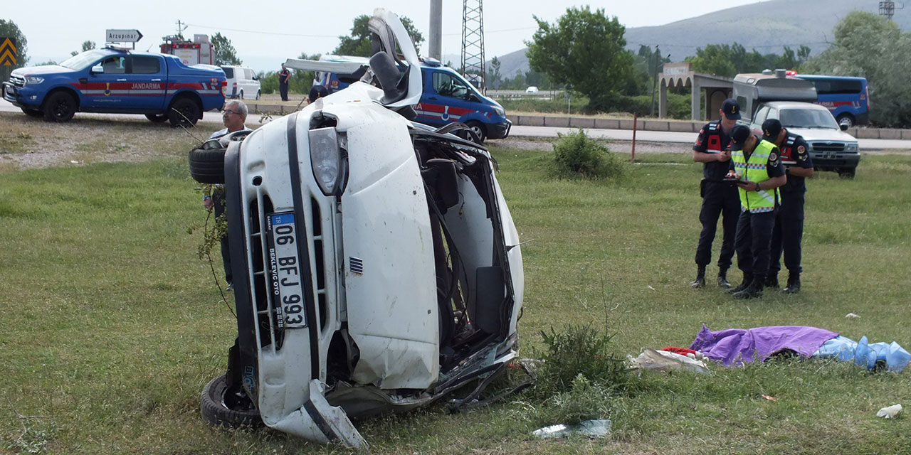 Tokat'ta otomobil şarampole devrildi, 3 kişi öldü, 3 kişi yaralandı