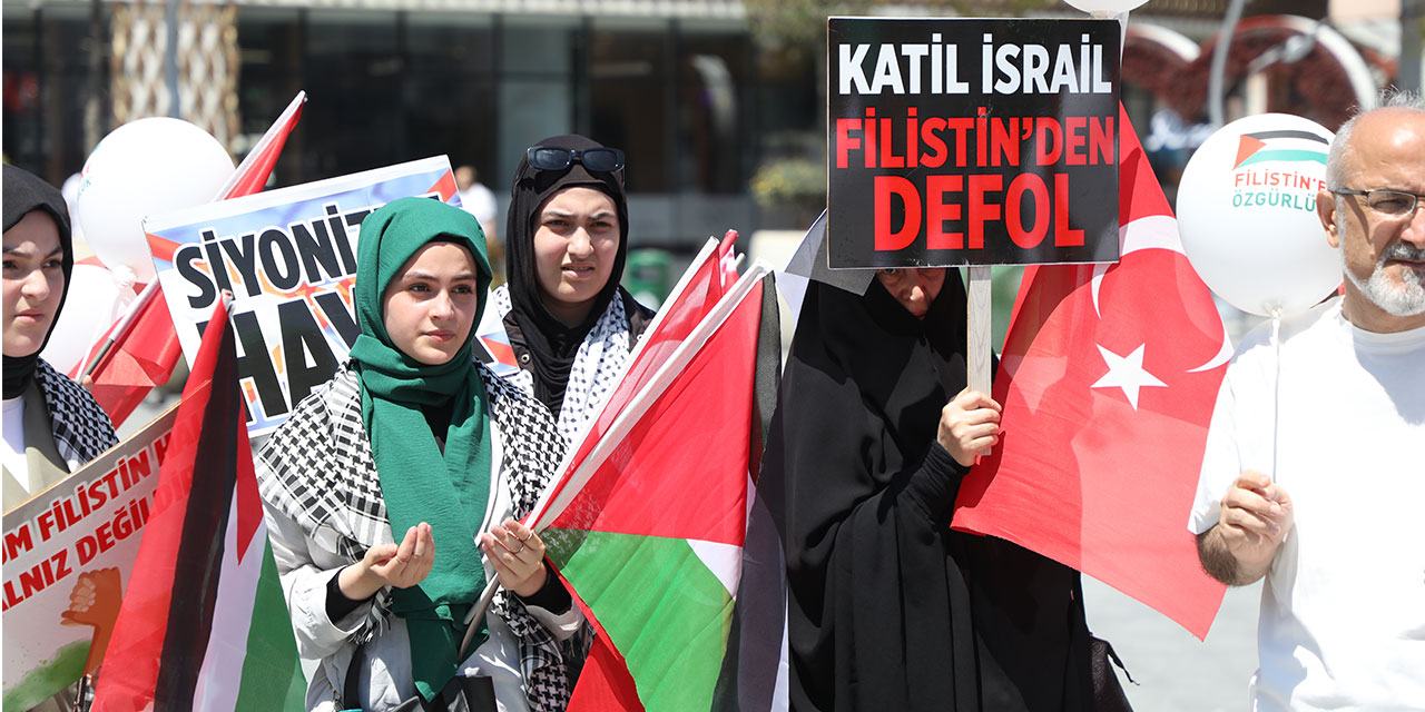 Rize'de öğretmen ve öğrenciler "sessiz yürüyüş"le İsrail'i protesto etti