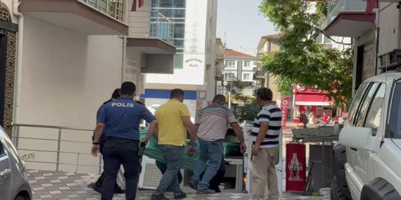 Evde ölü bulunan Lale'nin cinayet şüphelisi olarak aranan eşi, olay sonrası eşyaları satmış