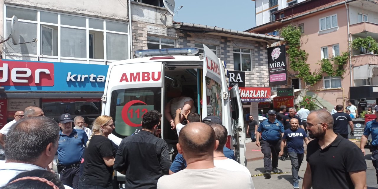 13 yaşındaki engelli kız annesini evde alıkoyup darbetti, ters kelepçeyle ambulansa bindirildi