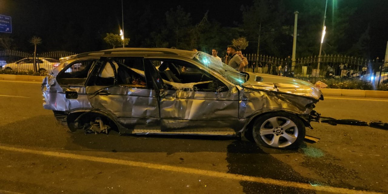 Şanlıurfa'da 4 otomobil zincirleme kazaya karıştı: 8 yaralı