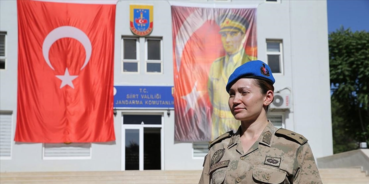 Gizem Üsteğmen, 23 Nisan'da hayalini kurduğu üniformayla görevini severek yapıyor