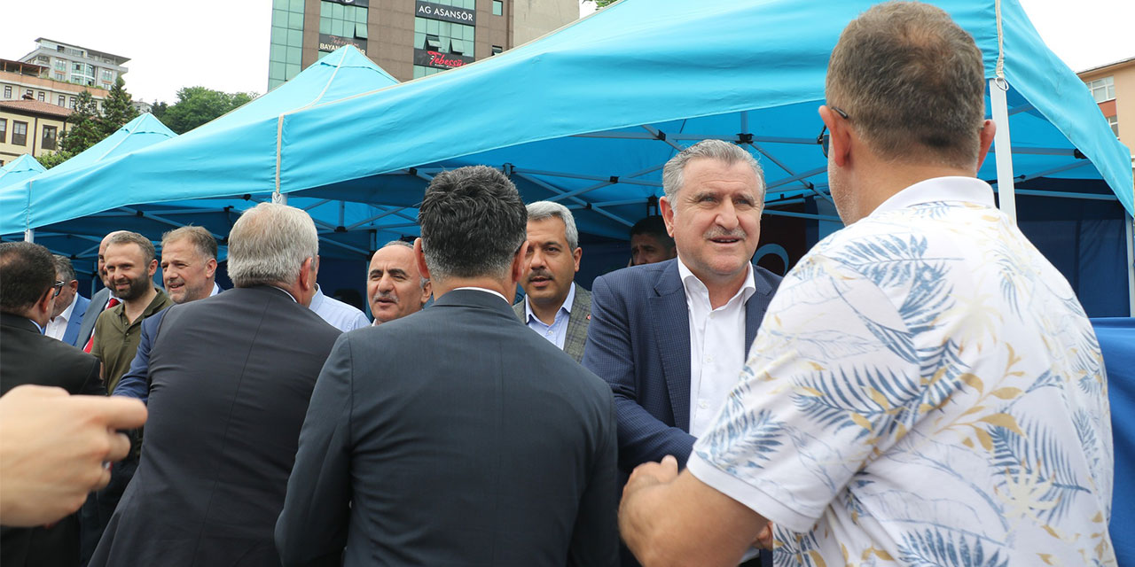 Gençlik ve Spor Bakanı Bak, Rize'de bayramlaşma töreninde konuştu