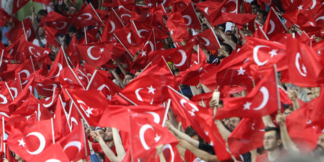 Rize Belediyesinden Açık Havada EURO 2024 Türk Milli Maçına Davet