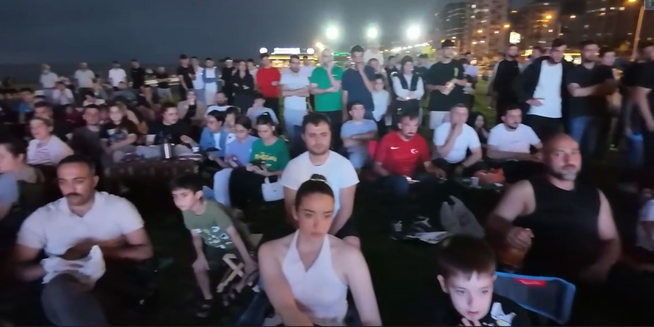 Rize'de Milli Maç Coşkusu Dev Ekranda Yaşandı!