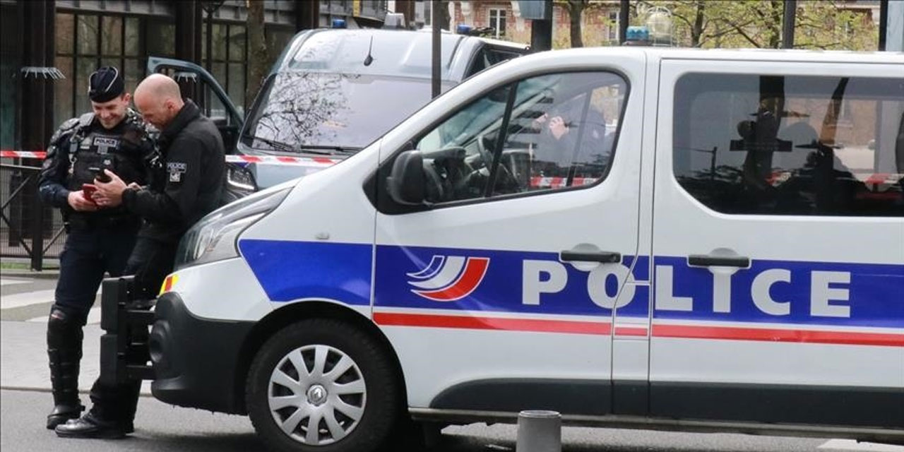 Fransa'da inşaat halindeki caminin duvarına gamalı haç çizildi