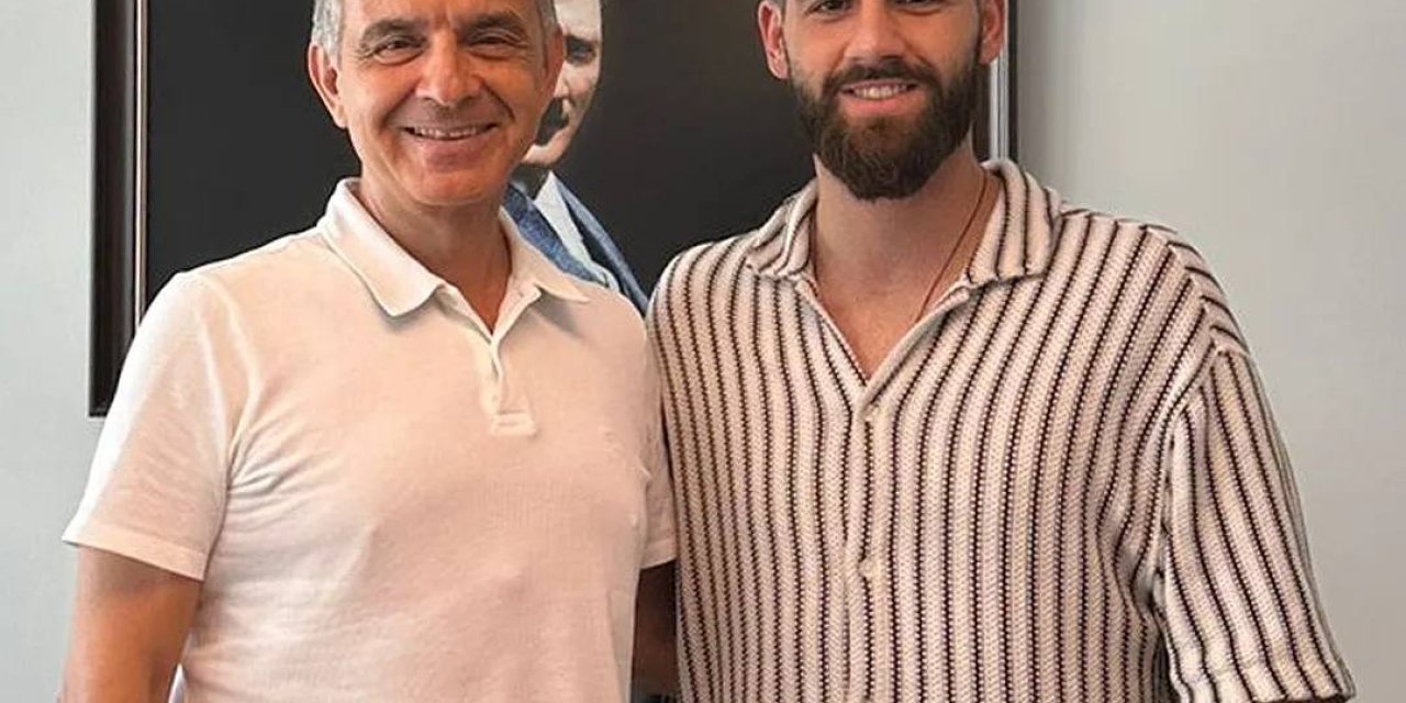 Karşıyaka'da İlk İmza Enes'ten