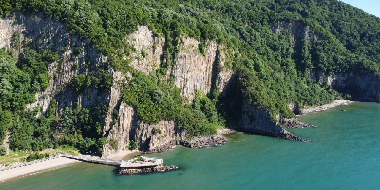 80 Milyon Yıllık Doğa Harikası Lav Sütunlarını Geçen Yıl 650 Bin Kişi Ziyaret Etti