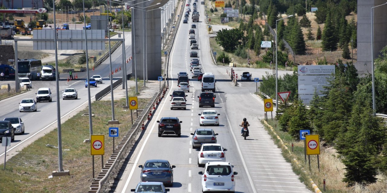 'Kilit Kavşak' Kırıkkale'de, Bayram Dönüşü Trafiği