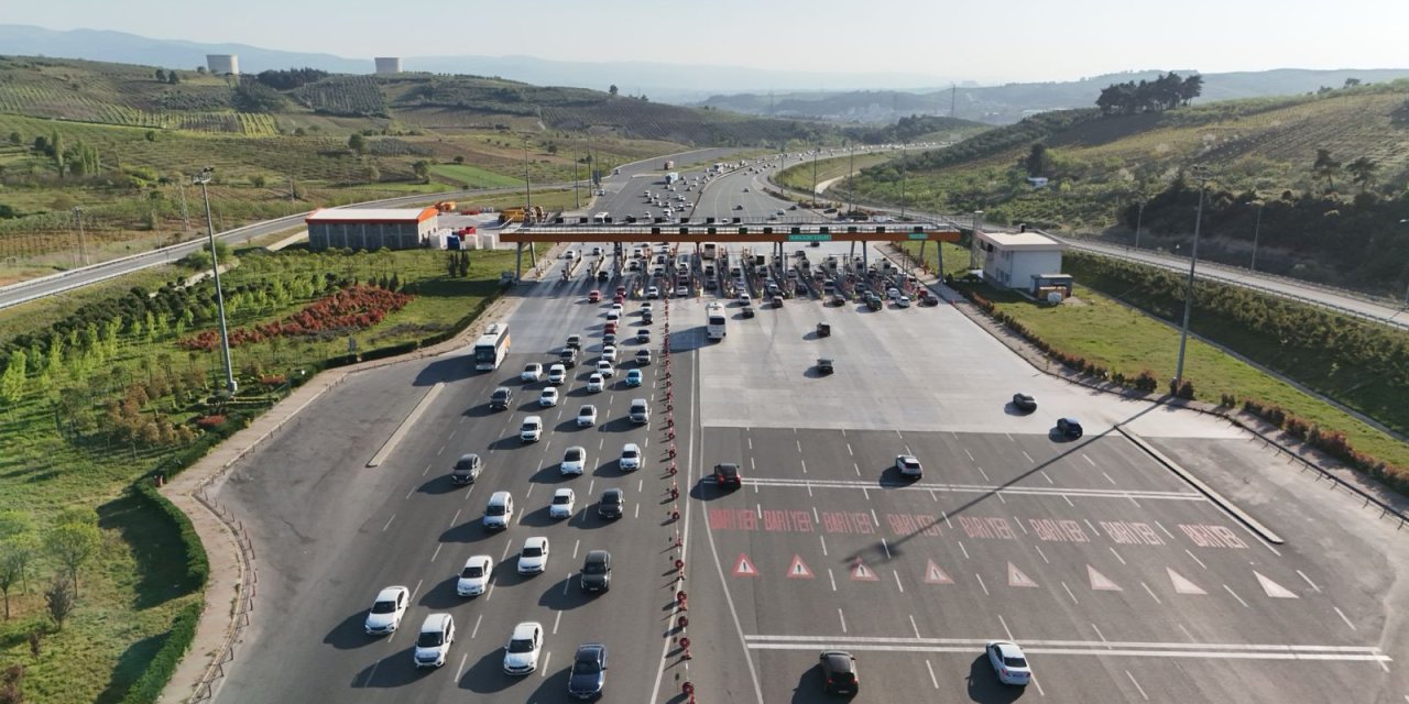 Bakan Uraloğlu: Kurban Bayramı'nda Otoyollardan 21,6 Milyon Araç Geçti