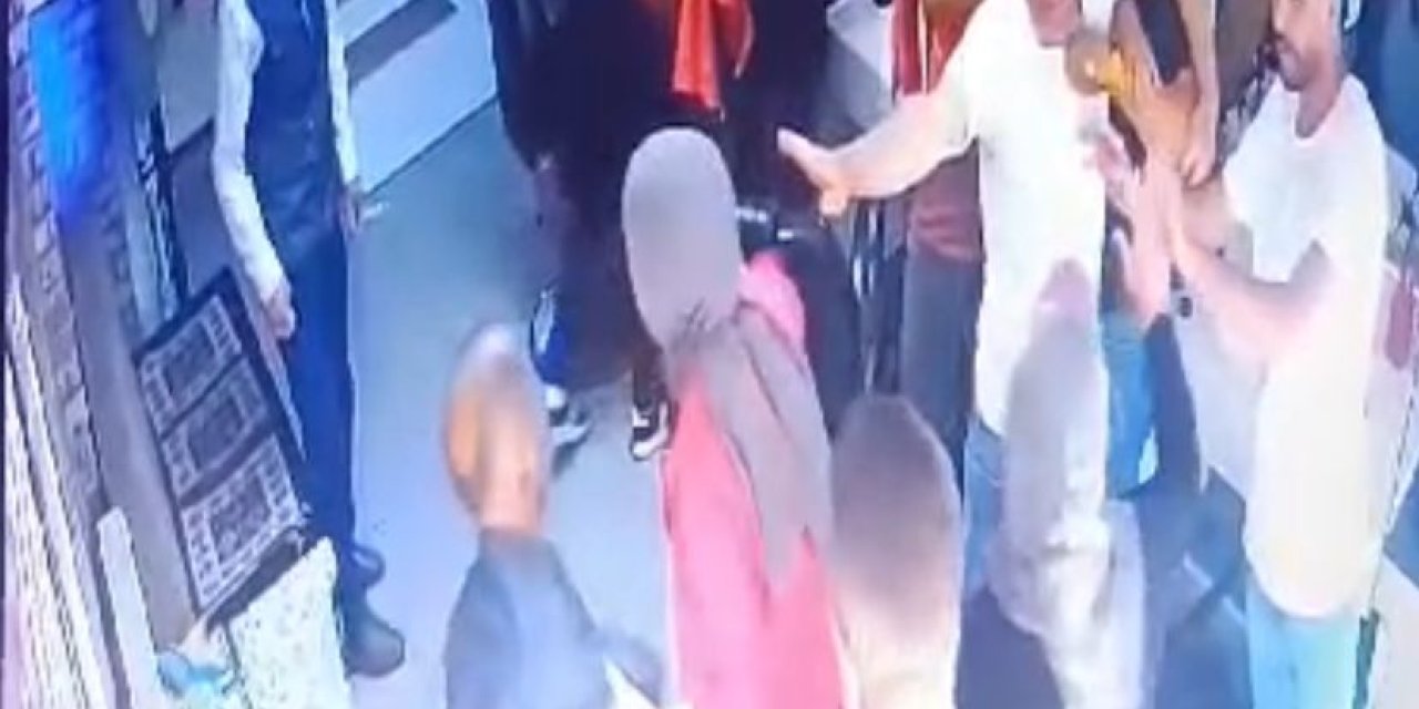 Kuaför Salonunu Basıp, Çalışanları Darbettiler