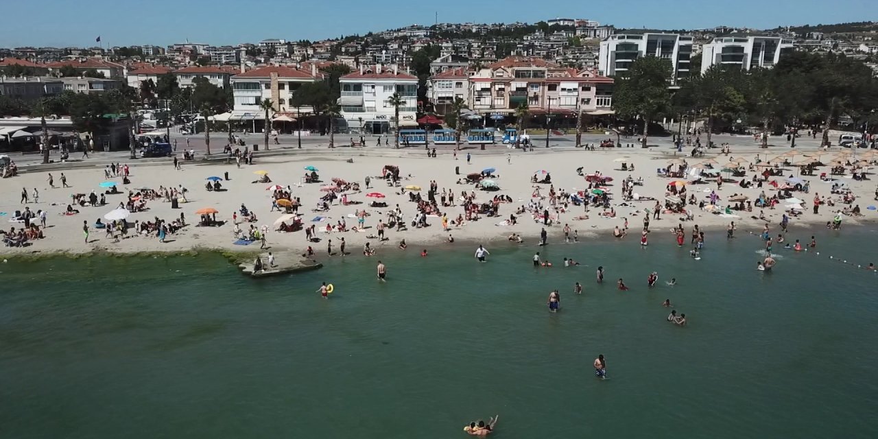 İstanbul - Büyükçekmece Ve Menekşe Plajı'nda Bayram Tatili Yoğunluğu