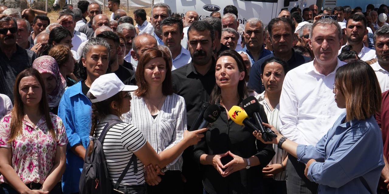 Tülay Hatimoğulları'ndan 'Yangın' Açıklaması: Burası Acilen Afet Bölgesi İlan Edilmeli