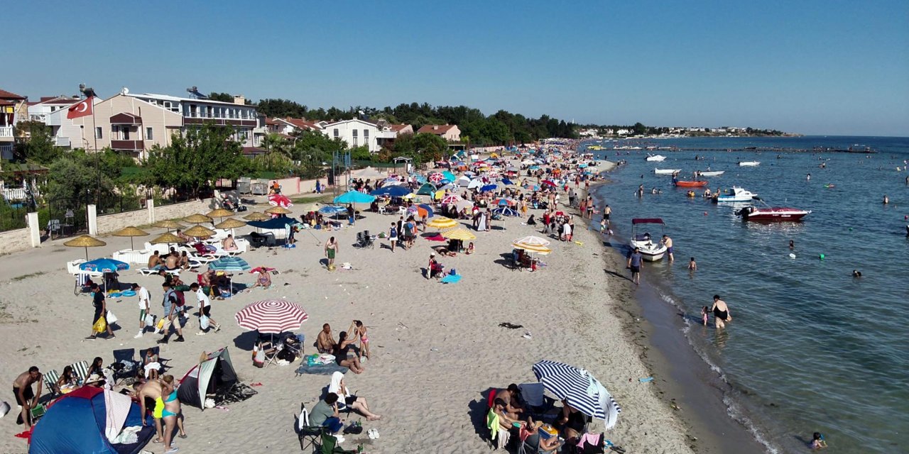 Tatilcilerin Akın Ettiği Marmaraereğlisi'nde Belediye 450 Ton Çöp Topladı