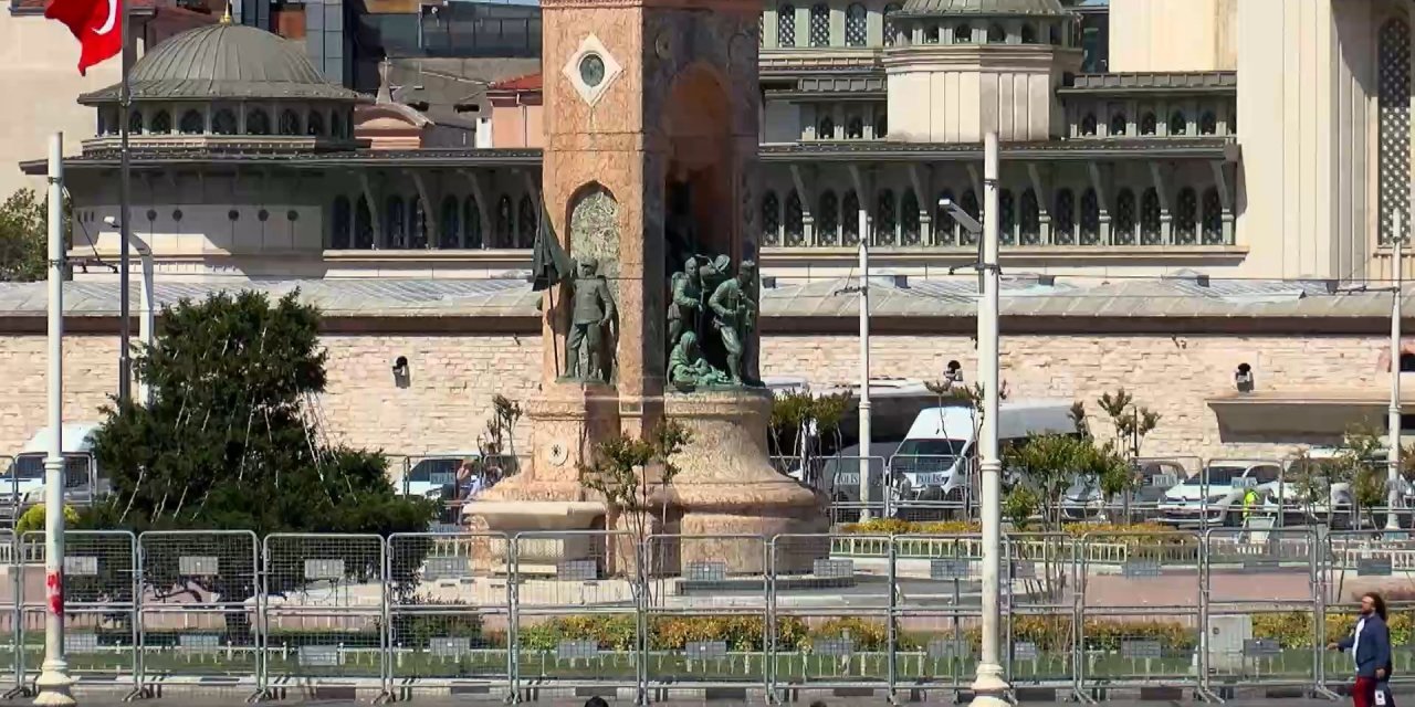 İstanbul - Taksim Meydanı'na Yaya Girişi Kapatıldı